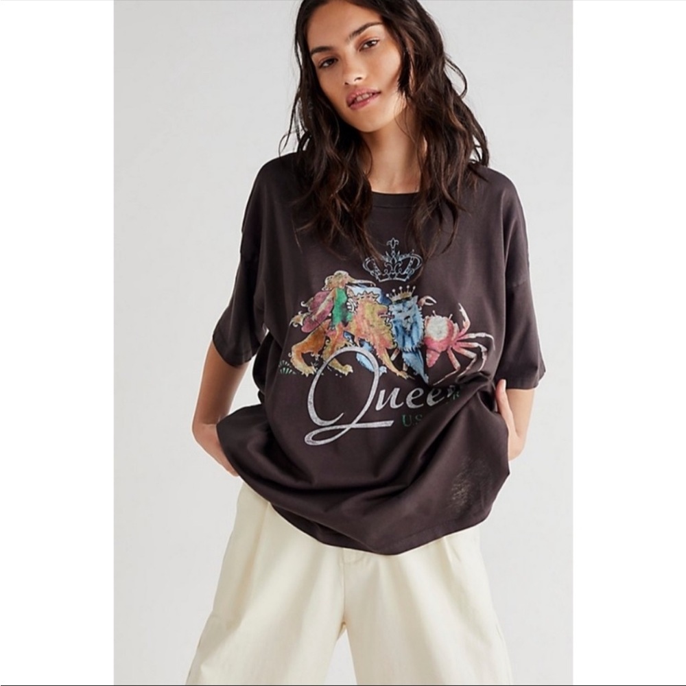 Daydreamer Queen Tee Size L Oversized Fit